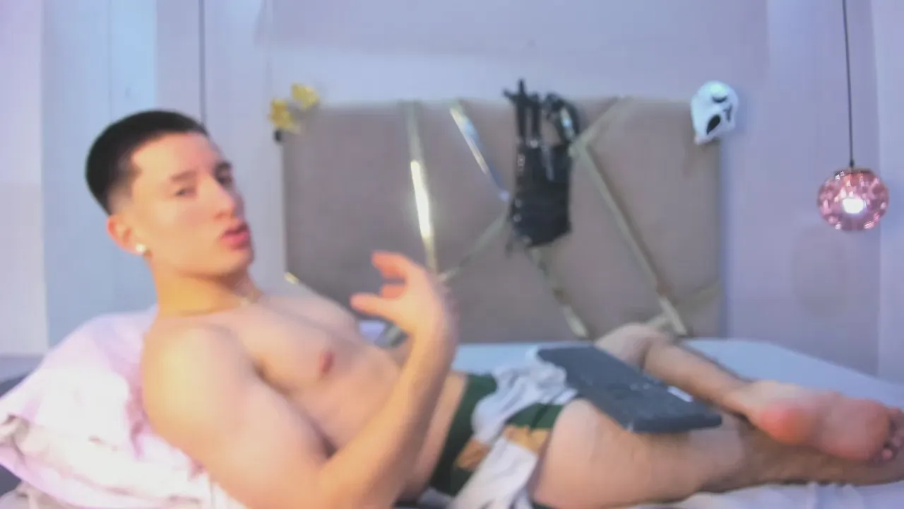 Freechat HunterHeat_ on Cam4