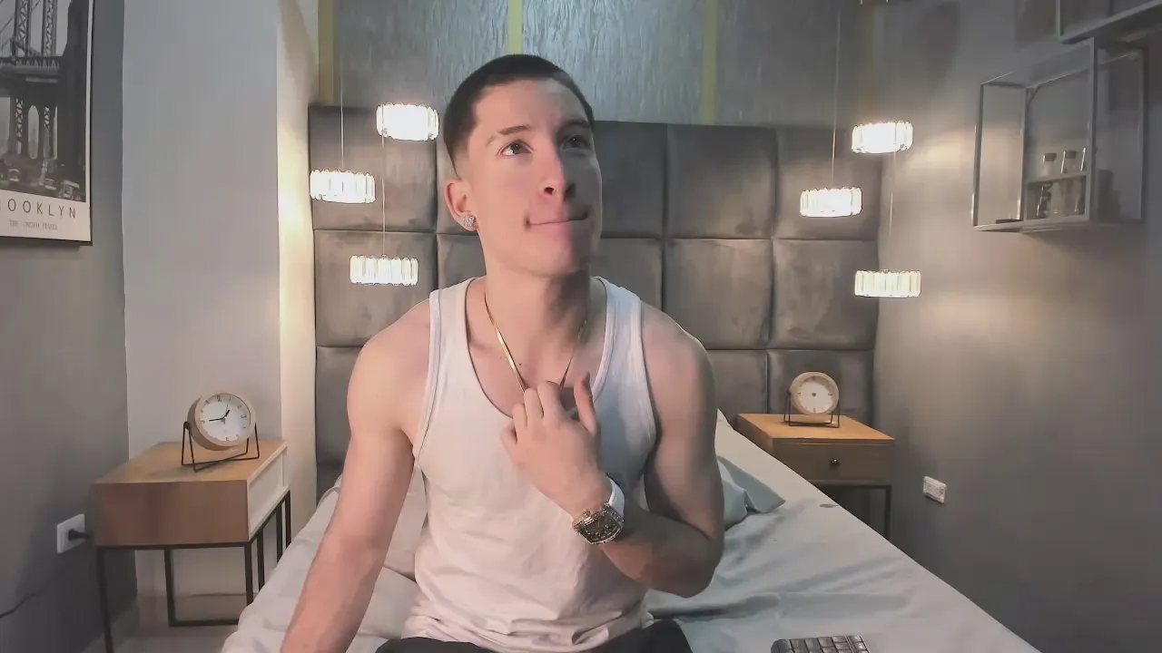 Freechat HunterHeat_ on Cam4