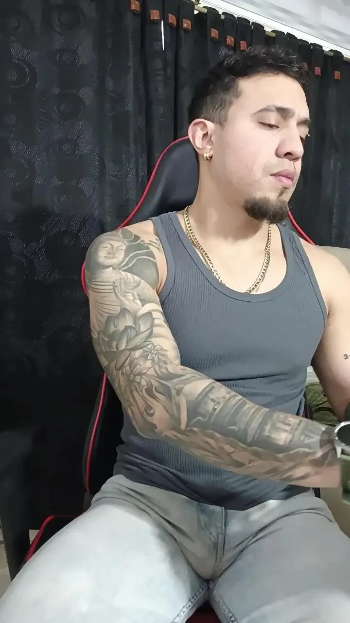 Freechat Im_massimo777 on Cam4