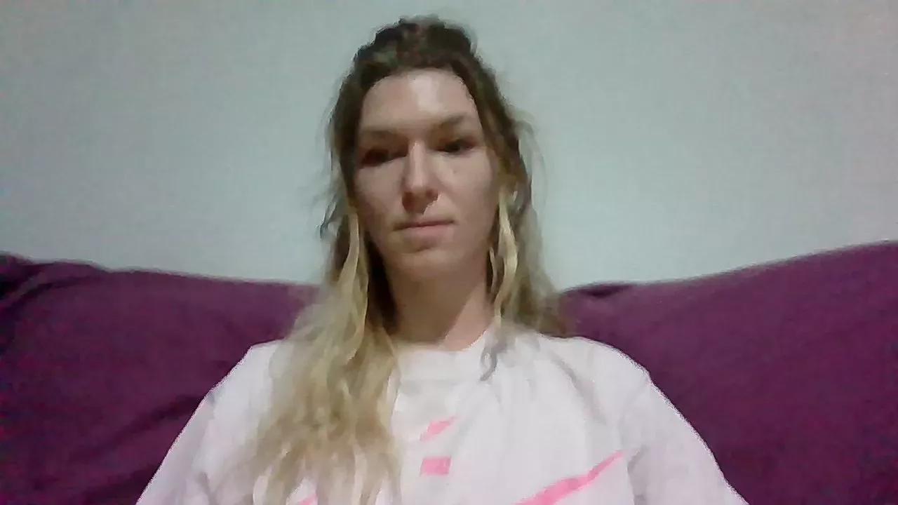 Freechat ines190 on Cam4