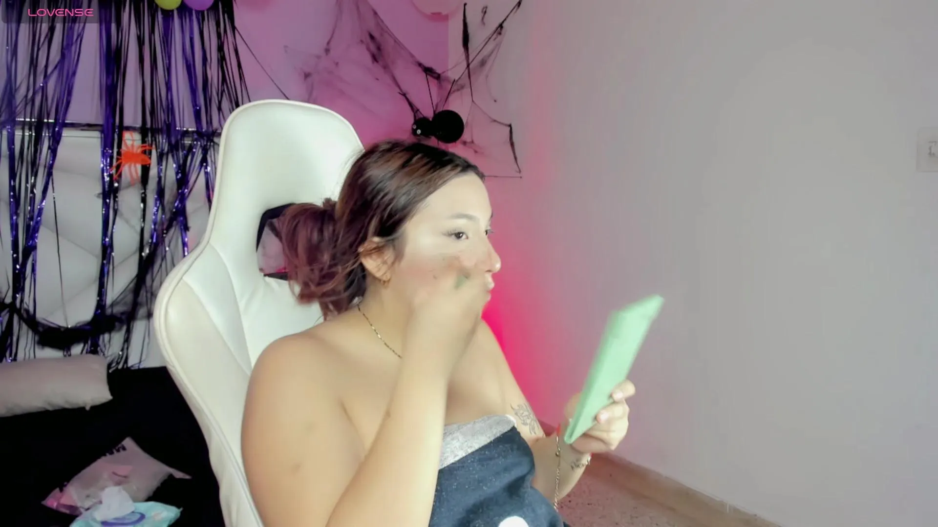 Offline isadora_ryu on Cam4