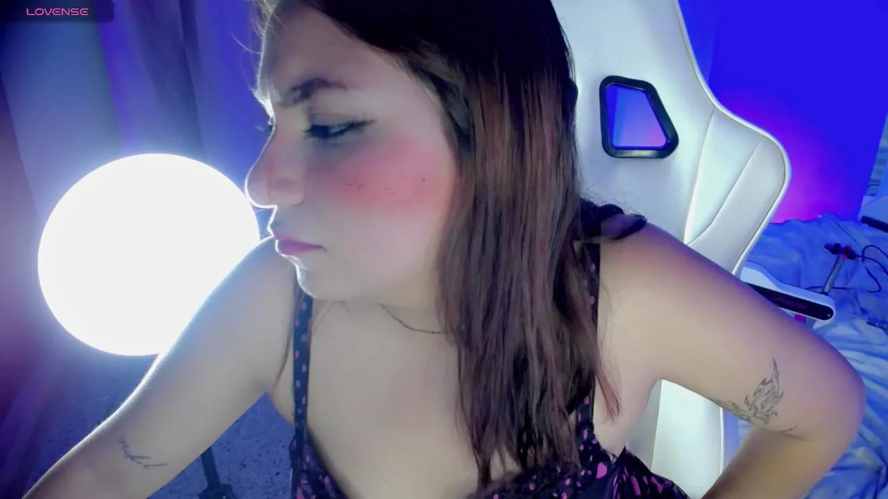 Offline isadora_ryu on Cam4