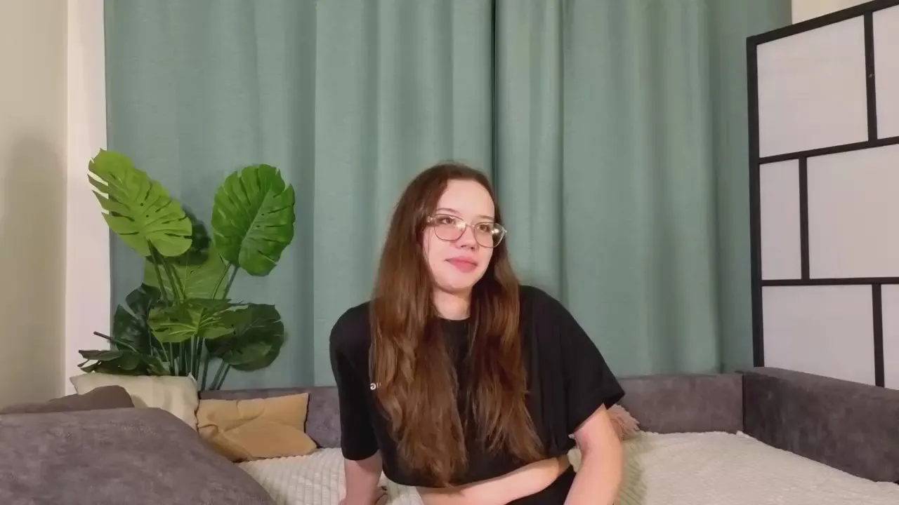 Cam4 JovitaCourneya is Freechat JovitaCourneya — #bigass #schoolgirl #cute #spanking #feet #striptease #femdom