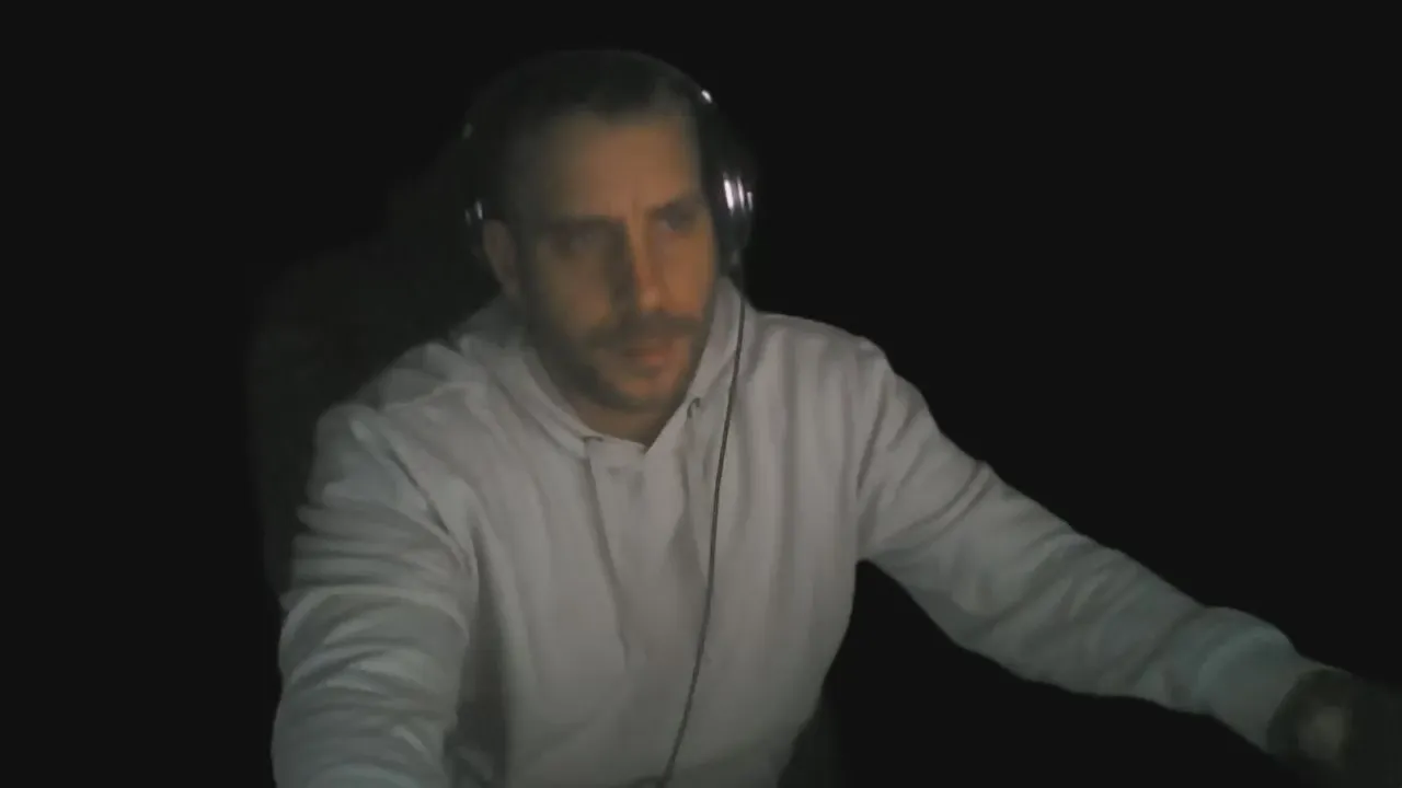 louirico —  #smoke #gamer #amateur