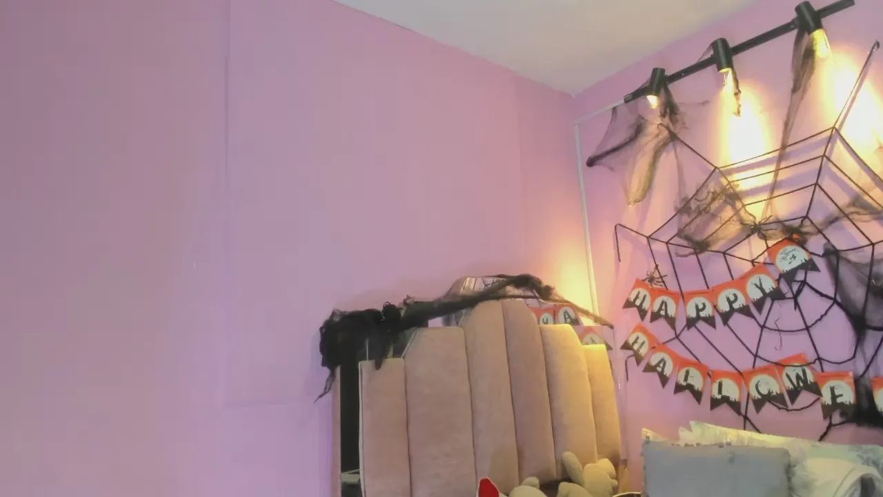 Offline LoveQueen2 on Cam4