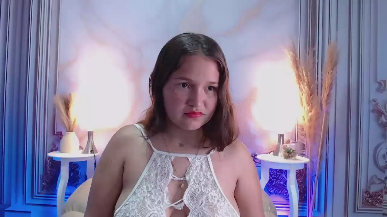 Offline LuccyMilky on Cam4