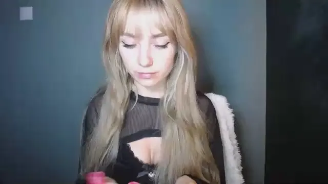 LuciaAdorable — Freechat on Cam4