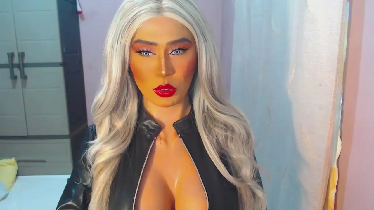 Offline lustyscarlette on Cam4