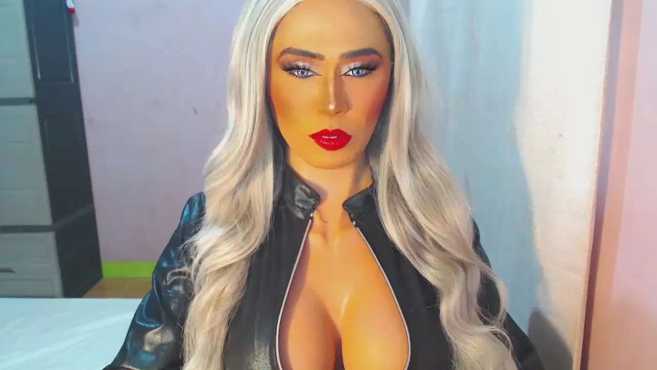 Offline lustyscarlette on Cam4