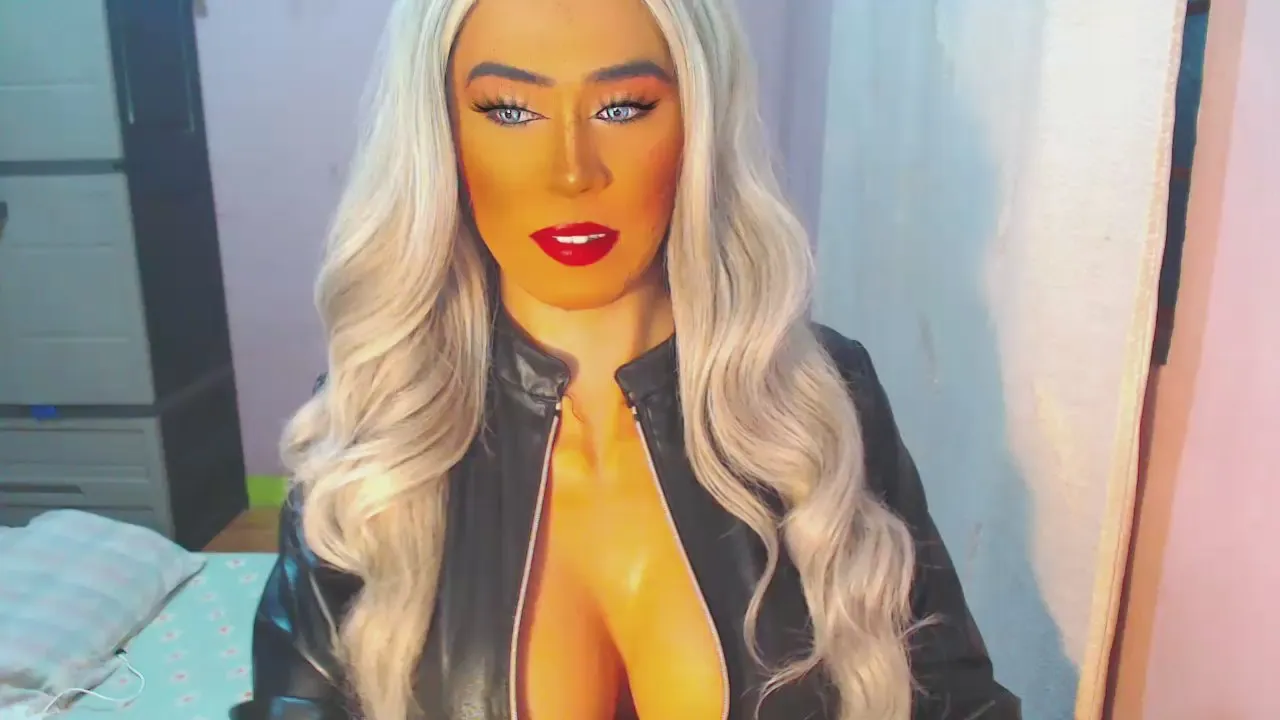 Offline lustyscarlette on Cam4