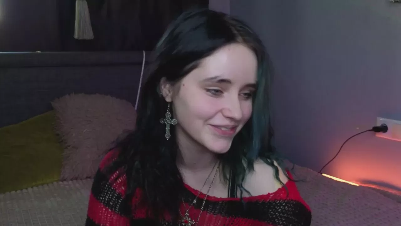 Offline MarianEdgin on Cam4