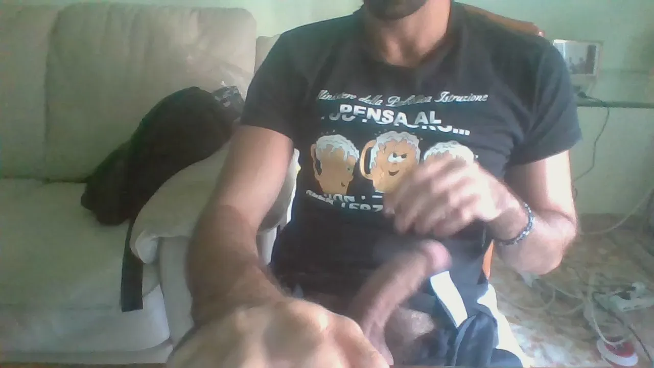 Offline MaxSuperdot20cm on Cam4