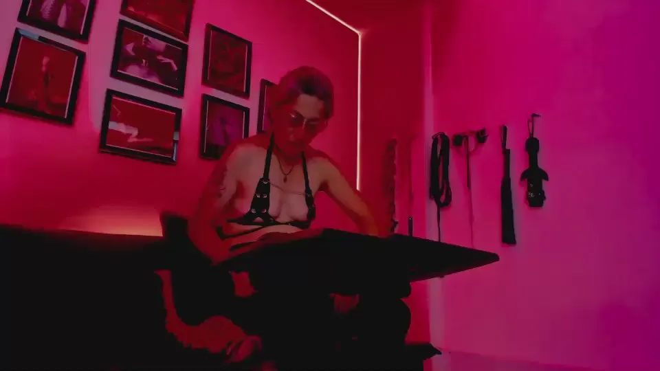 Freechat MistressNyx_cg on Cam4