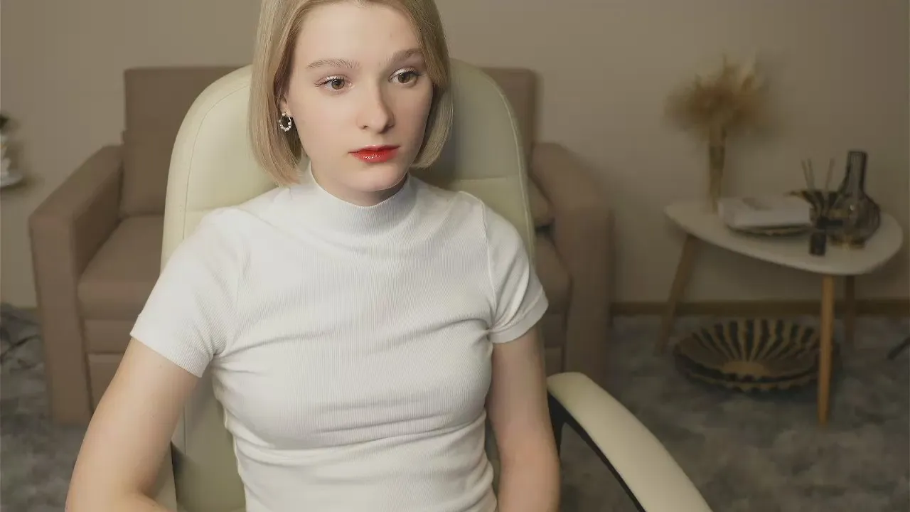 NicolleIzsak —  #pee #femdom #C2C #masturbation #schoolgirl