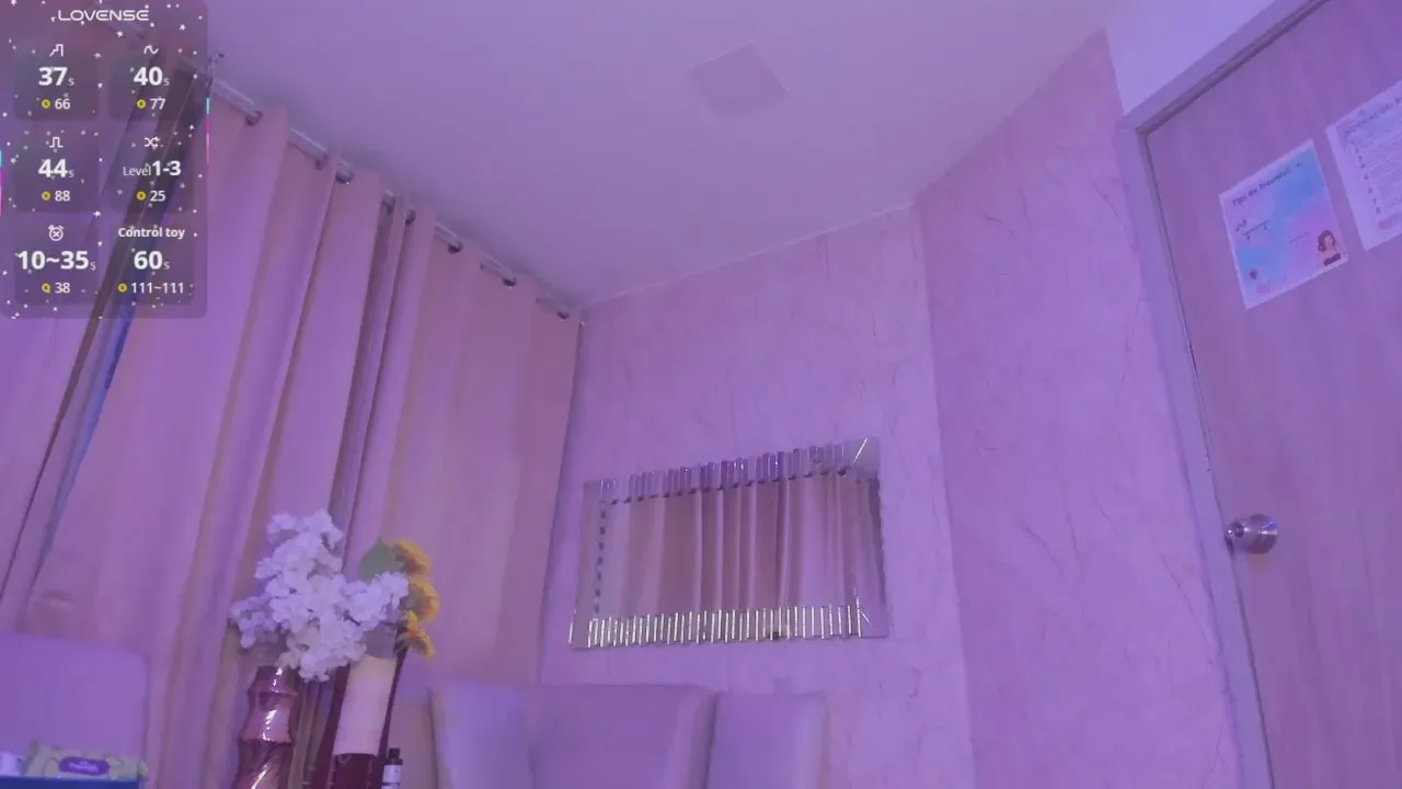 Offline NinaCapelli_ on Cam4