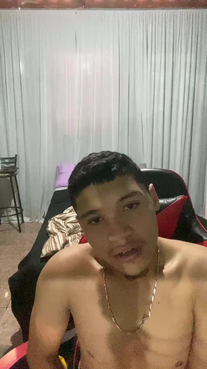 Novinnhho — Freechat on Cam4