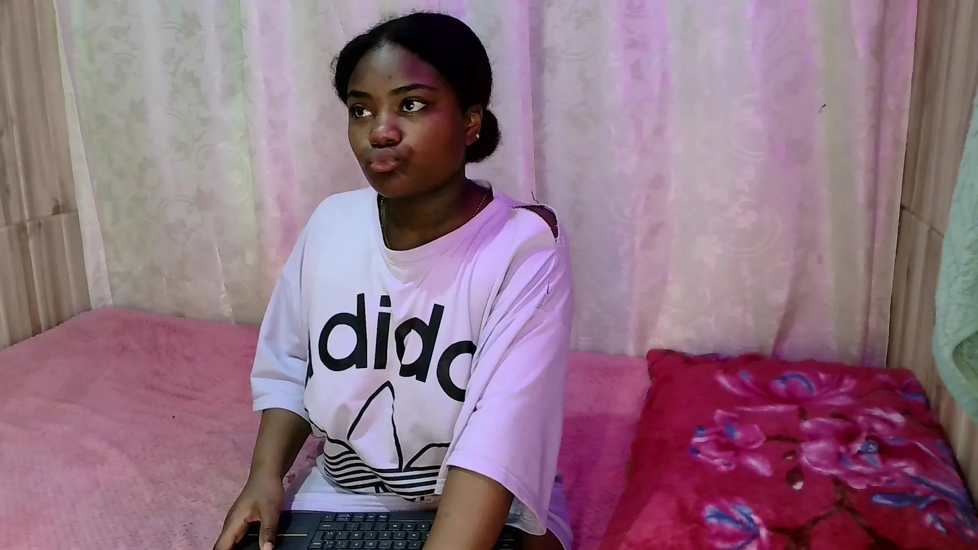 Passion_morena on Cam4 