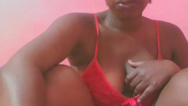 raharisoatafit3 on Cam4 