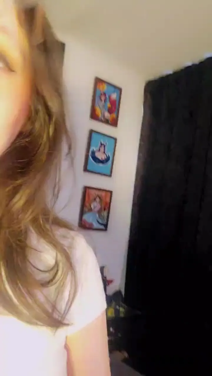 Freechat Roxannepiggy on Cam4