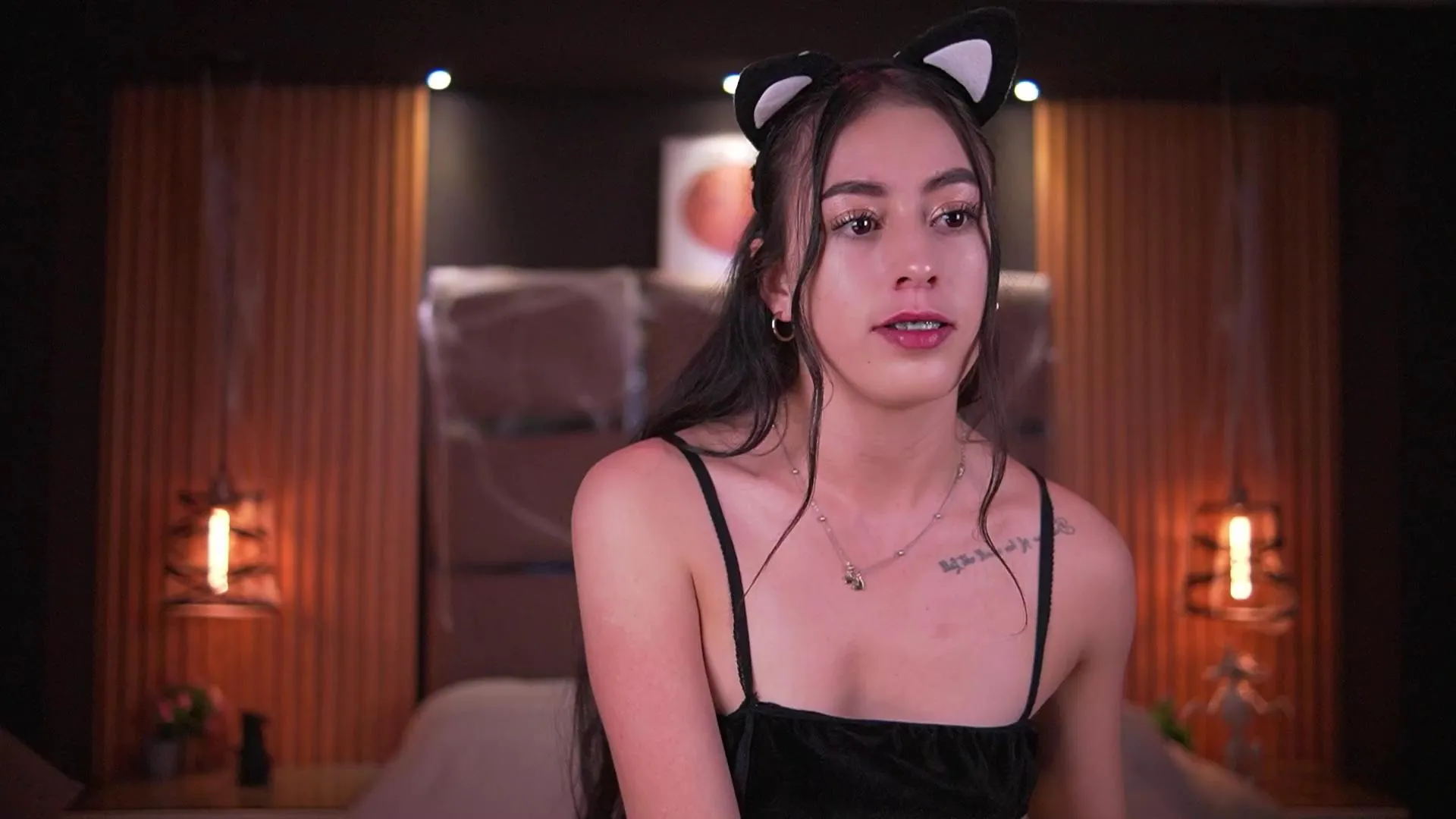 Offline Saracollins1 on Cam4