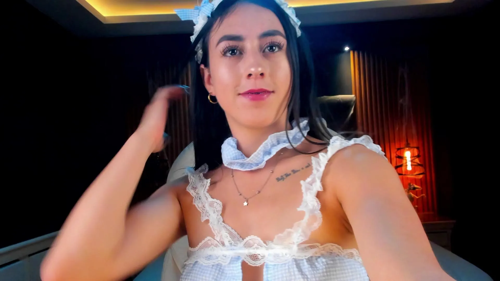 Offline Saracollins1 on Cam4