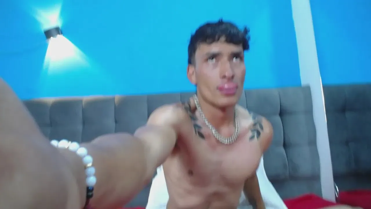 Offline SavageLover_ on Cam4