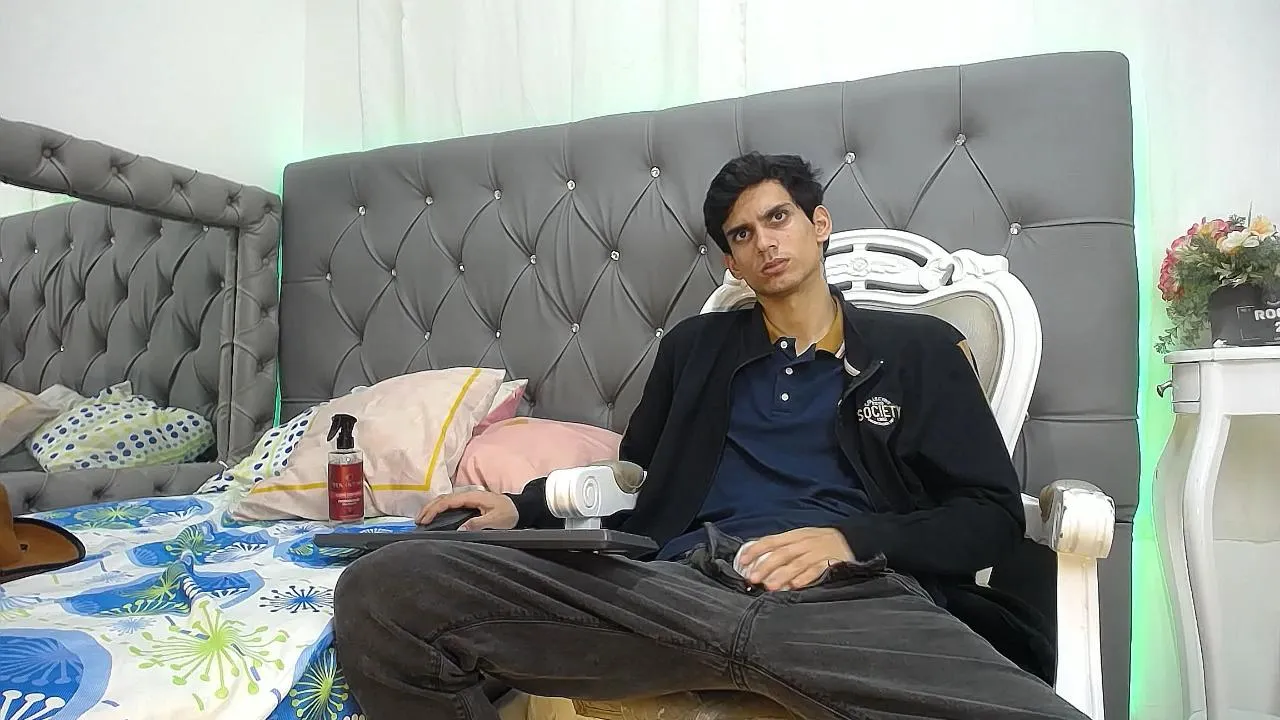 Offline Sebalexis7 on Cam4