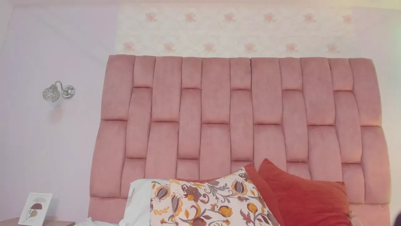 Offline sofia_samuels on Cam4