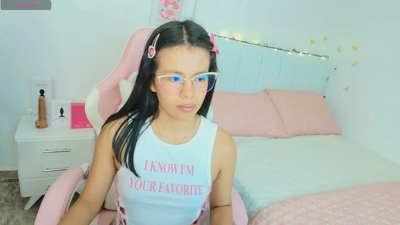 Sweet_dania_ on Cam4 