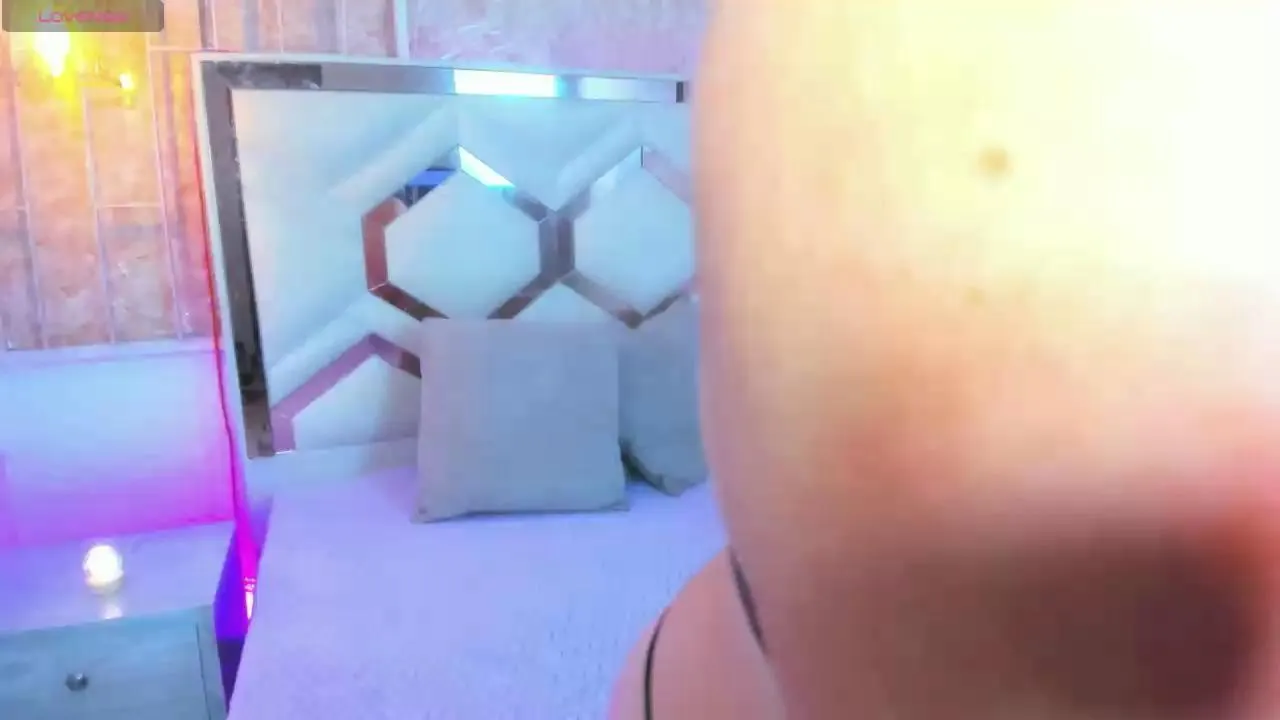 Freechat Venuss_1 on Cam4