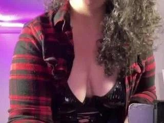 Freechat adrianeblake on CamSoda