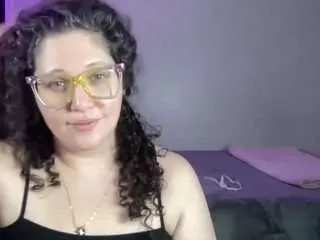 Freechat adrianeblake on CamSoda