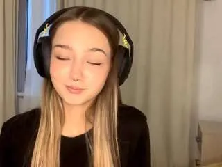 catalinaandersen — show tits [GOAL MET]