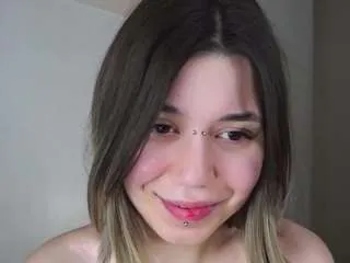 Freechat elvinaclagg on CamSoda