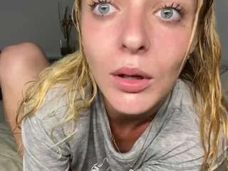 hornygirl1473 on CamSoda