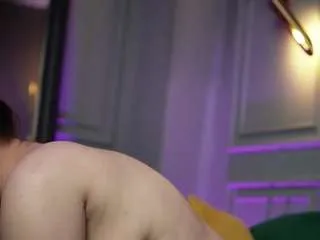 Freechat kendaldubai on CamSoda