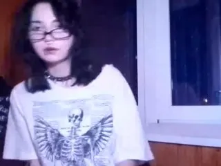 Freechat lilarobidoux on CamSoda