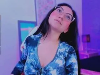 luucyjoness on CamSoda 