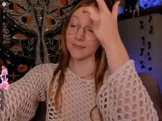 lyra-thenymph — Add some water on my chest [44 tokens remaining]