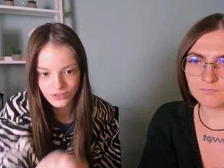 Freechat mia-starrr on CamSoda