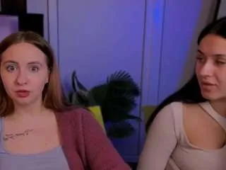 Freechat mila-glow on CamSoda