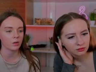 Freechat mila-glow on CamSoda