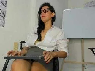 miriam-milf on CamSoda 