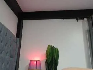 Freechat nisha-lee on CamSoda