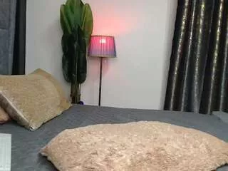 Freechat nisha-lee on CamSoda