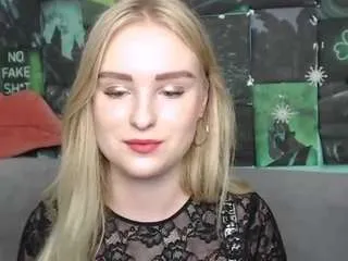 Freechat sofysoft on CamSoda