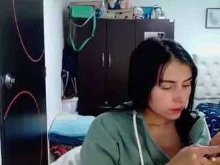 sweethsophie on CamSoda 