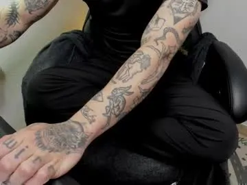 _layne — hello,i am reading now,ready to have fun hehe #bigass #tattoo #bigcock #muscle  #feet [999 tokens remaining]