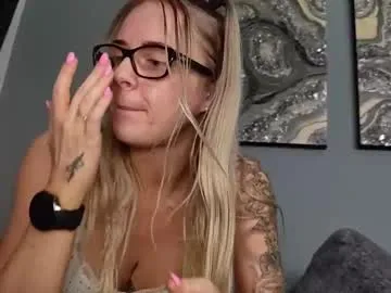 Freechat april_flix on Chaturbate