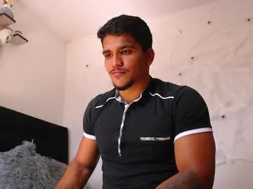 Private camilo_contre21 on Chaturbate